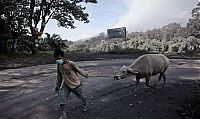 Trek.Today search results: Mount Sinabung, January 2014 eruption, Karo Regency, North Sumatra, Indonesia