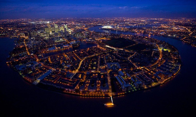 Bird's-eye view of London at night, United Kingdom