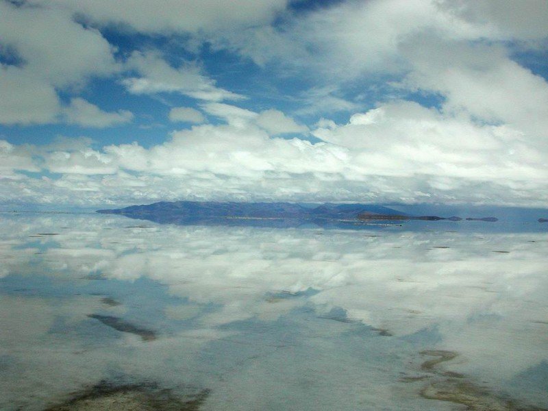 Plains of the Altiplano, Bolivia, Spanish Salar de Uyuni mirror