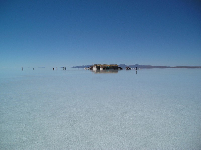 Plains of the Altiplano, Bolivia, Spanish Salar de Uyuni mirror