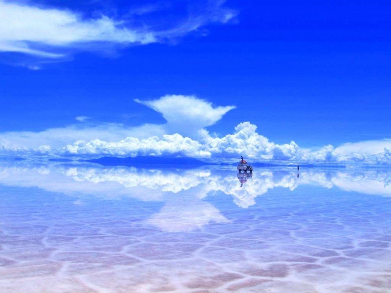 Plains of the Altiplano, Bolivia, Spanish Salar de Uyuni mirror