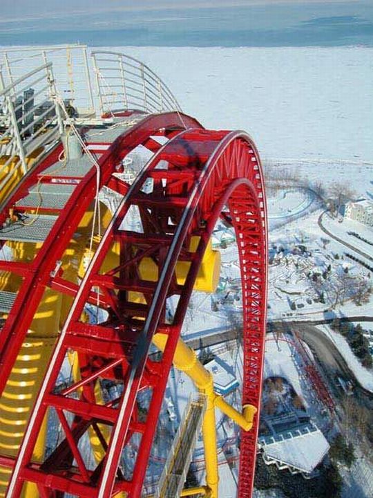 Frightful roller coaster attraction, New Ohio, United States