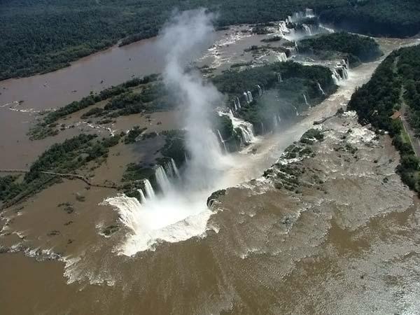 The Devil's Throat (Garganta do diablo), Iguazu river, Brazil, Argentina border