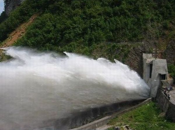 Dam breakthrough