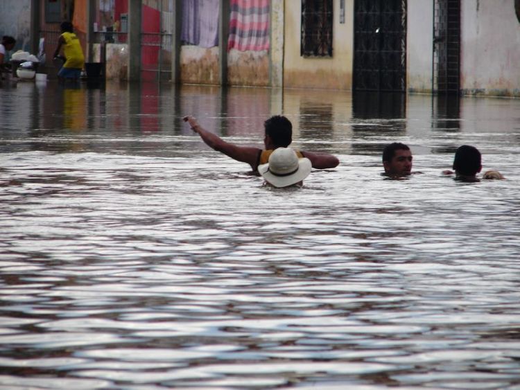 Floods leave 186000 homeless, Brazil