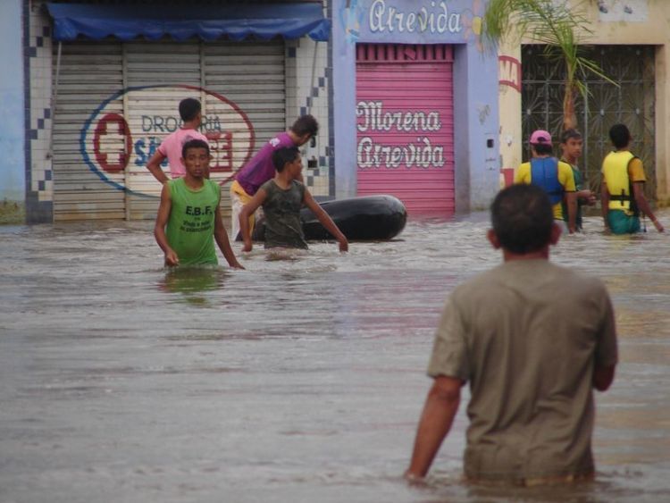 Floods leave 186000 homeless, Brazil