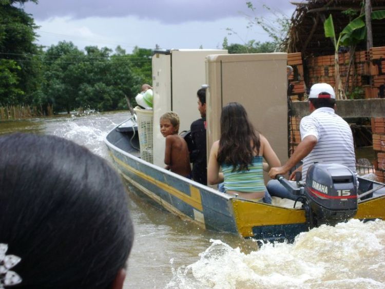 Floods leave 186000 homeless, Brazil