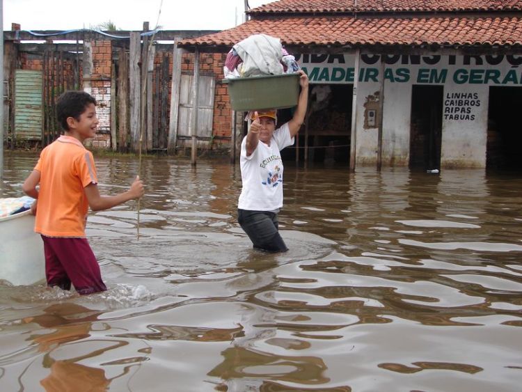 Floods leave 186000 homeless, Brazil