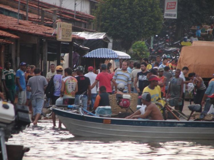 Floods leave 186000 homeless, Brazil