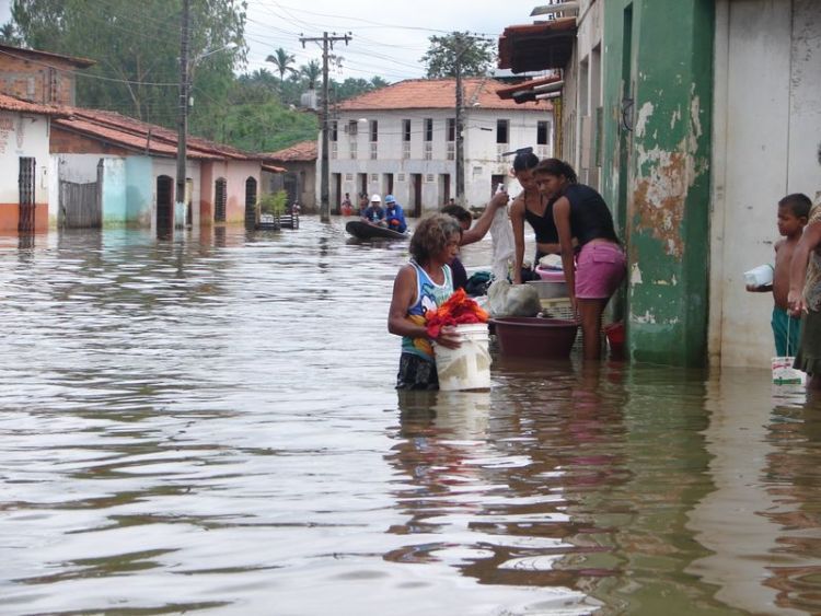 Floods leave 186000 homeless, Brazil