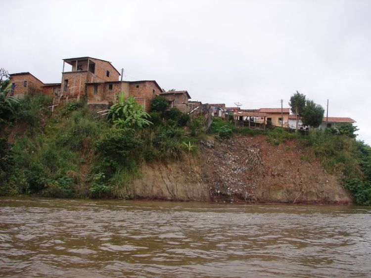 Floods leave 186000 homeless, Brazil