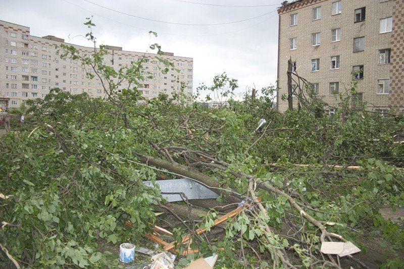 Ураган в киргизии. Торнадо в Краснозаводске 2009 году. Ураган в Краснозаводске Сергиев Посад. Смерч в Краснозаводске 2009. Смерч в Краснозаводске.