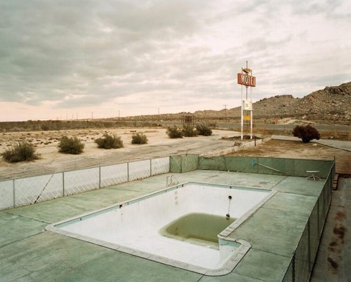 Abandoned motels in the United States