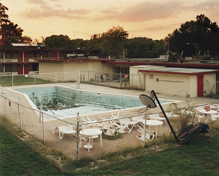 Abandoned motels in the United States