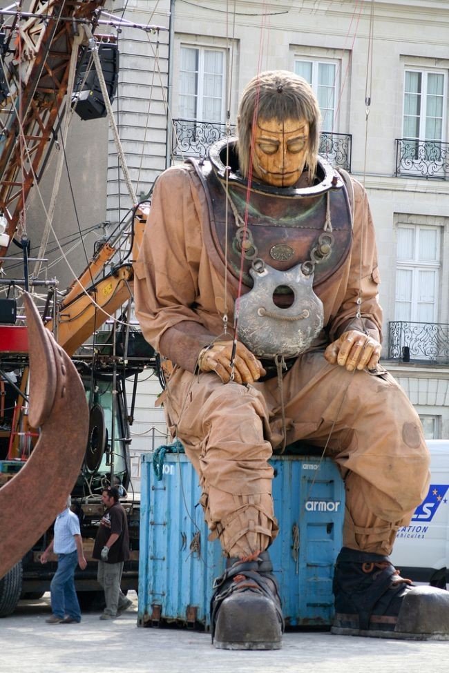 Gigantic stage with huge puppets, Nantes, France