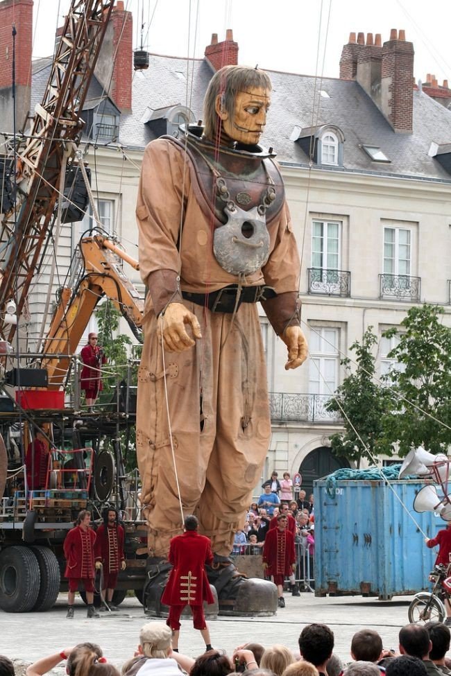 Gigantic stage with huge puppets, Nantes, France