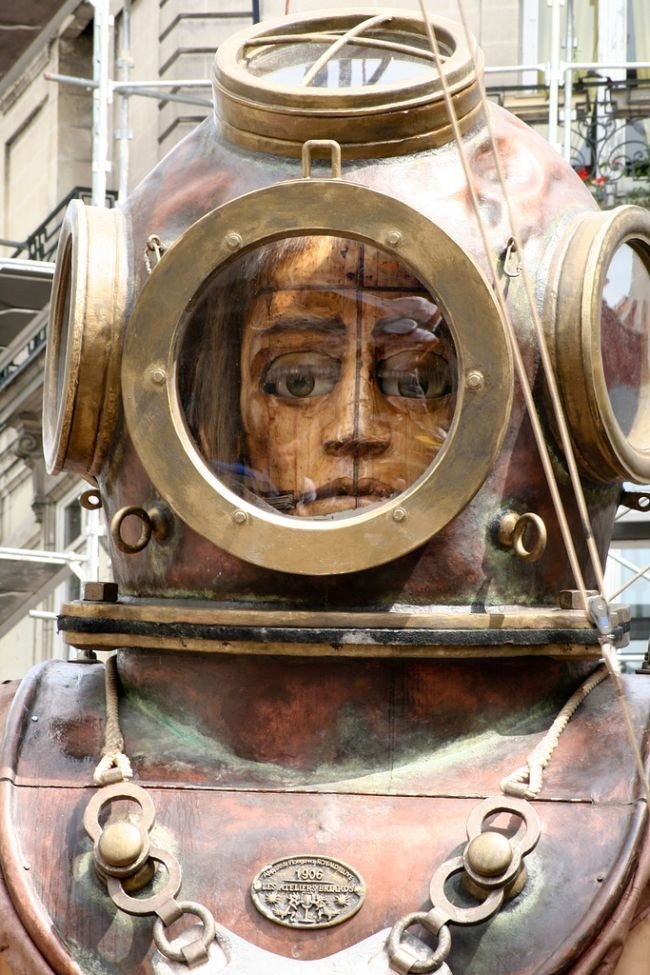 Gigantic stage with huge puppets, Nantes, France