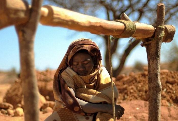 Extraction of sapphires, Madagascar