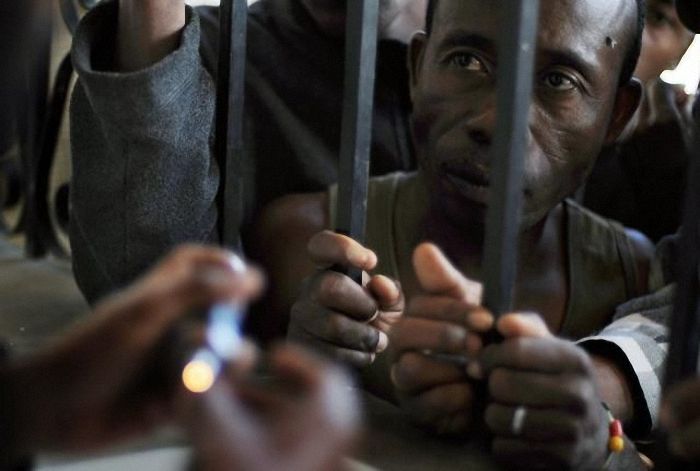 Extraction of sapphires, Madagascar