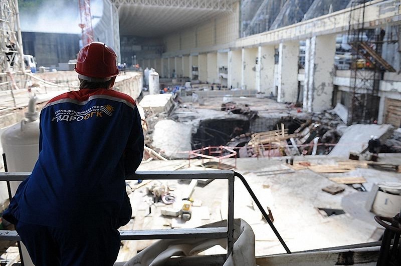 Renovation work at the Sayan-Shushenskaya GES, Russia