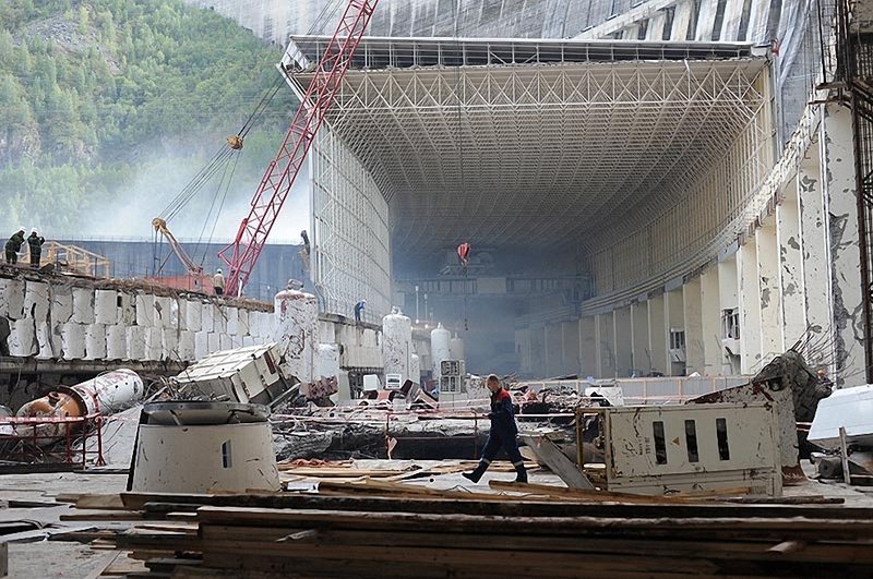 Renovation work at the Sayan-Shushenskaya GES, Russia