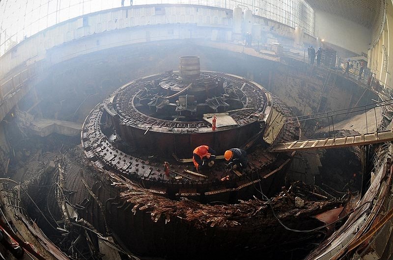 Renovation work at the Sayan-Shushenskaya GES, Russia