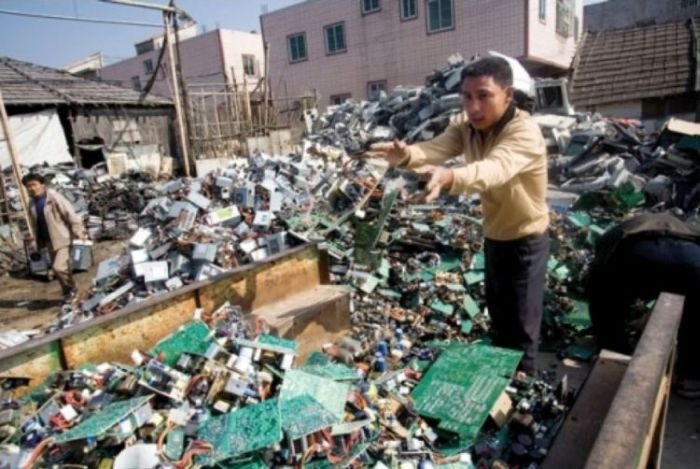 Computers cemetery, China