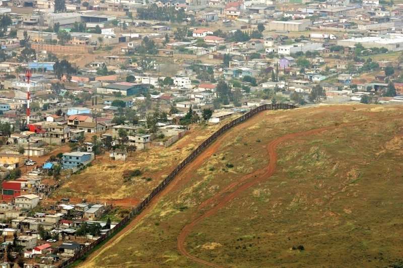 United States and Mexico border