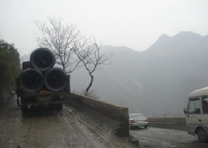 Most dangerous route, Federal line 319, China