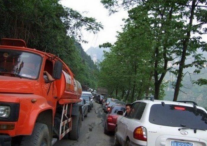 Most dangerous route, Federal line 319, China