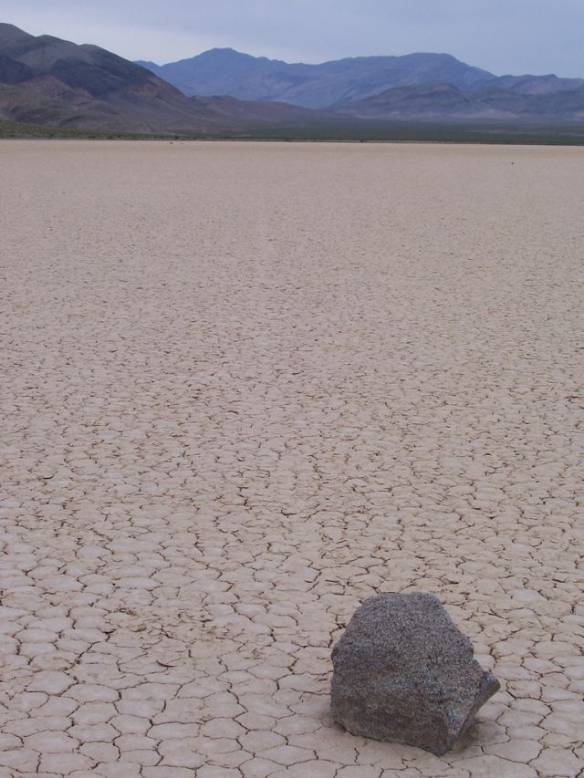 Floating stones in the Valley of Death