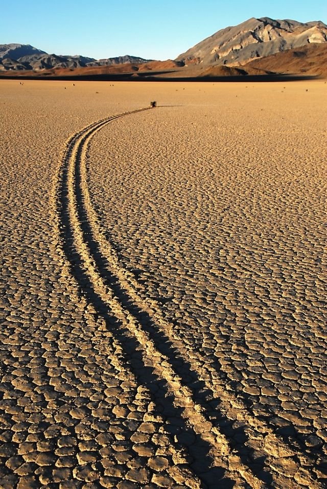 Floating stones in the Valley of Death