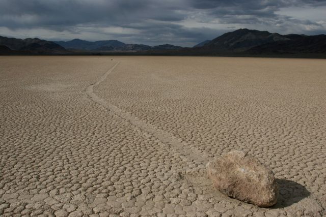 Floating stones in the Valley of Death