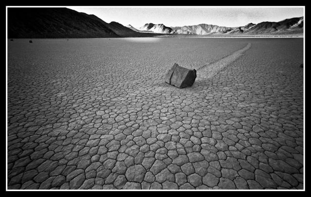 Floating stones in the Valley of Death