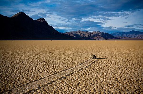 Floating stones in the Valley of Death