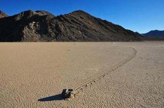 Floating stones in the Valley of Death