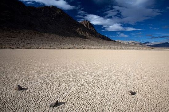 Floating stones in the Valley of Death