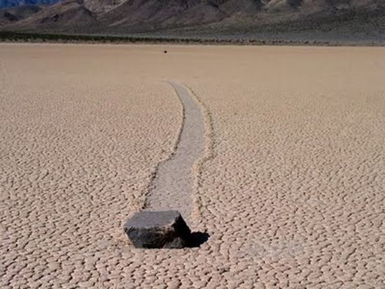 Floating stones in the Valley of Death