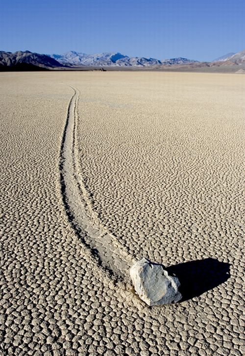 Floating stones in the Valley of Death