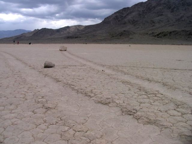 Floating stones in the Valley of Death