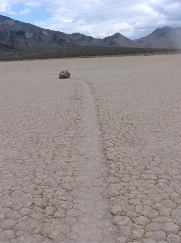 Floating stones in the Valley of Death