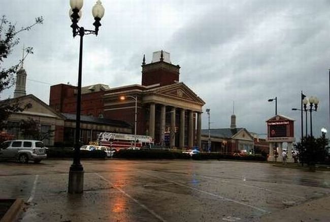 Collapse of the church dome because of strong wind, driver survived, Shreveport, Louisiana