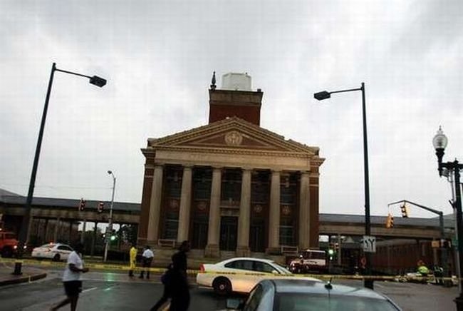 Collapse of the church dome because of strong wind, driver survived, Shreveport, Louisiana