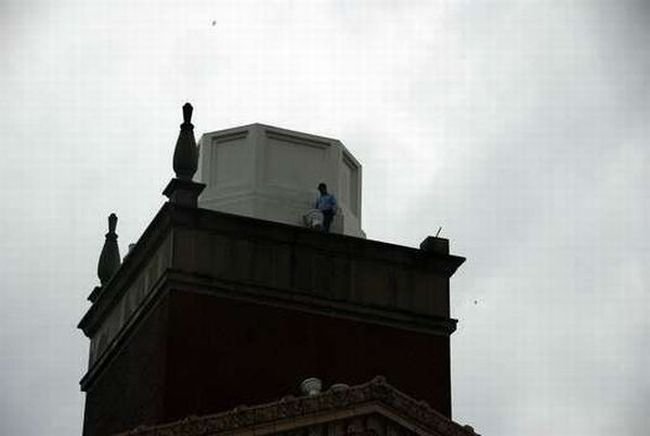 Collapse of the church dome because of strong wind, driver survived, Shreveport, Louisiana