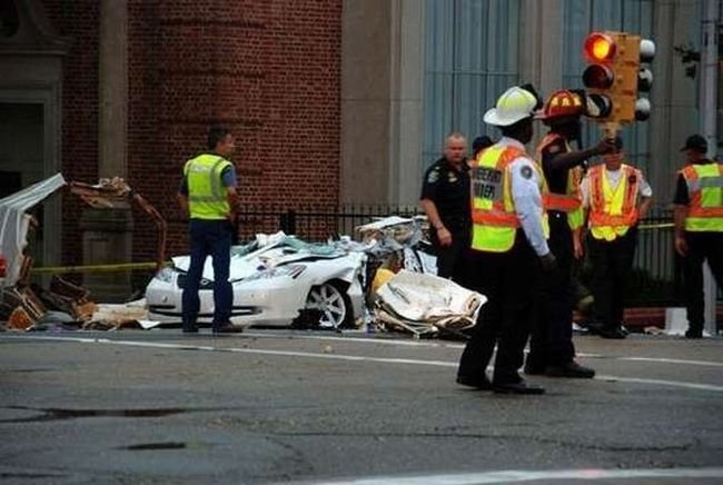 Collapse of the church dome because of strong wind, driver survived, Shreveport, Louisiana