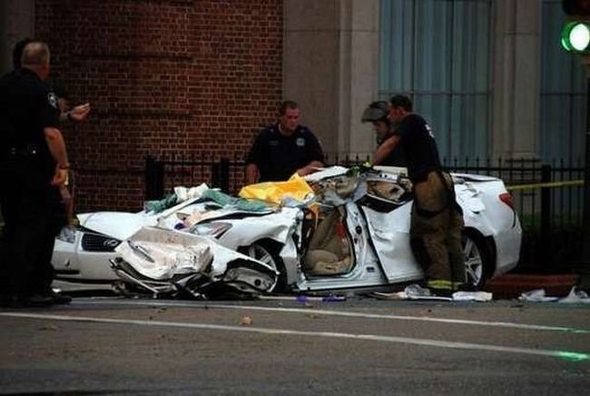 Collapse of the church dome because of strong wind, driver survived, Shreveport, Louisiana