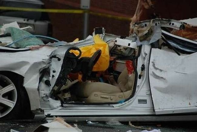 Collapse of the church dome because of strong wind, driver survived, Shreveport, Louisiana