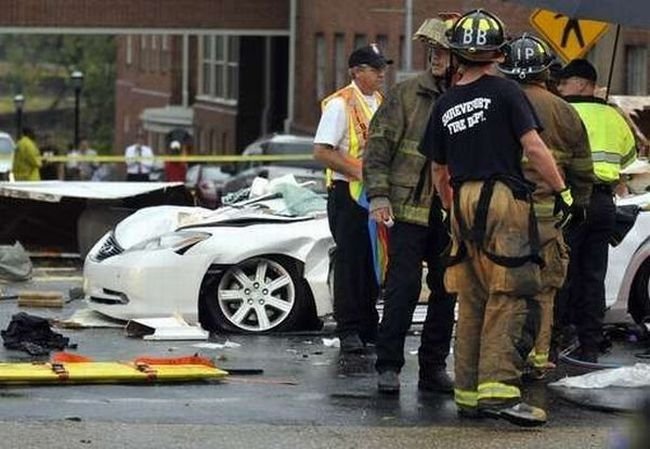 Collapse of the church dome because of strong wind, driver survived, Shreveport, Louisiana