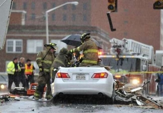 Collapse of the church dome because of strong wind, driver survived, Shreveport, Louisiana