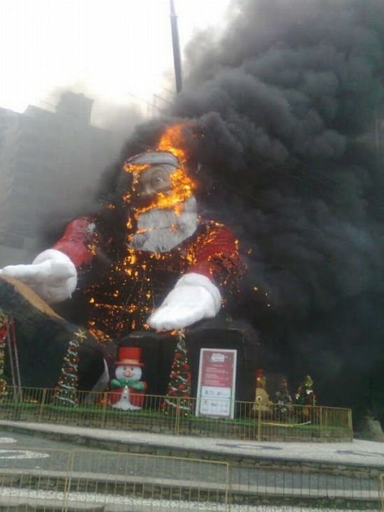 Santa on fire, Santa-Katarina, Southern Brazil